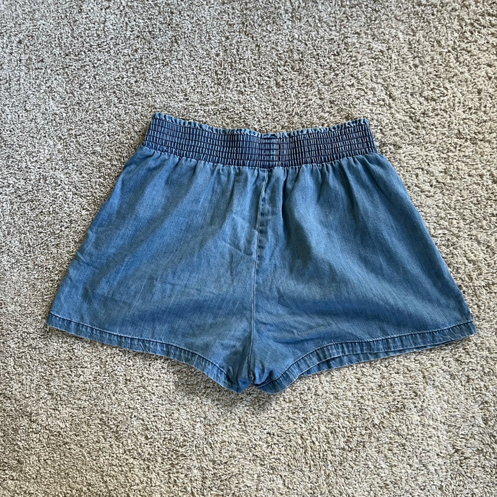 Universal Thread Blue Jean Shorts - Picture 3 of 4